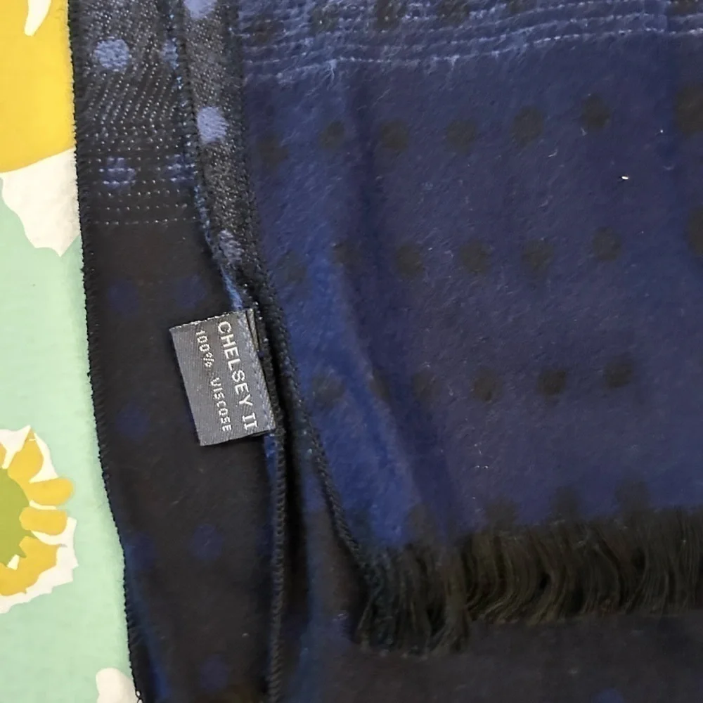 Chelsey II 100% Viscose blue hombre with polkadots scarf like new